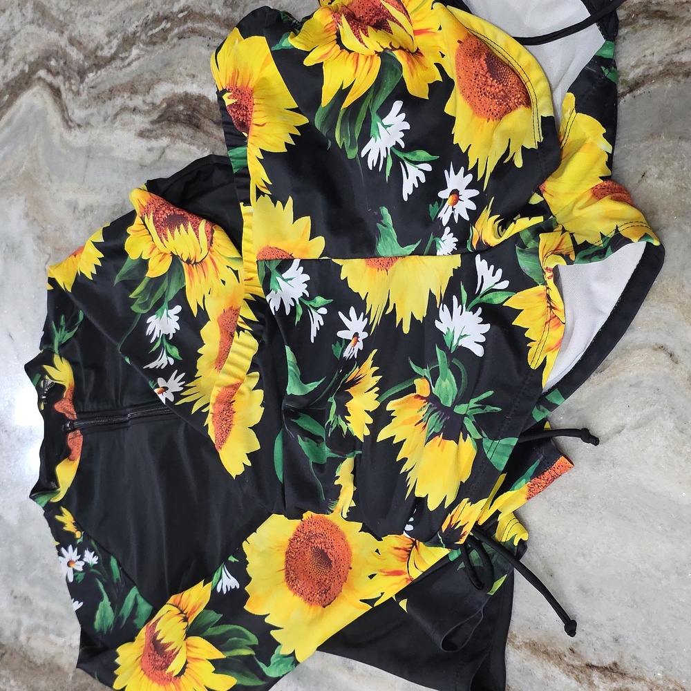 Sunflower Print Rash Guard Set
